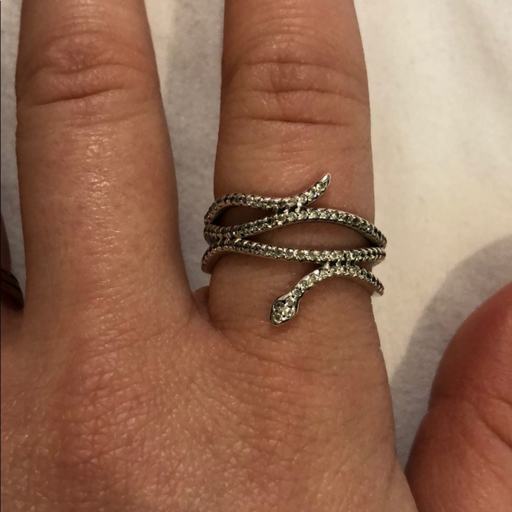 Pandora Ring
